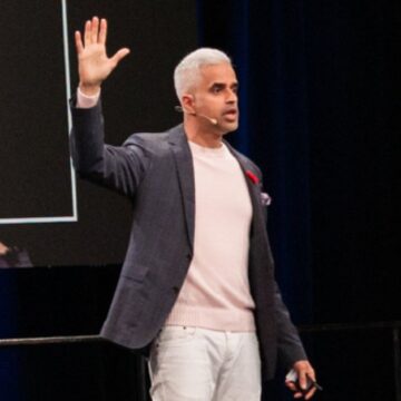 Riaz Meghji is a human connection expert, keynote speaker, and author of Every Conversation Counts: The 5 Habits of Human Connection That Build Extraordinary Relationships. He helps leaders, teams, and organizations strengthen communication, empathy, and trust in an increasingly digital world.